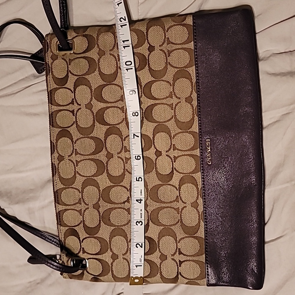 Authentic Coach Handbag - Picture 5 of 8